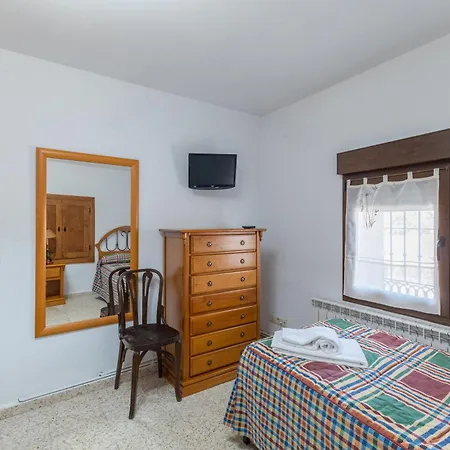 Casa De Abuelos Дом отдыха Ортигоса-дель-Монте