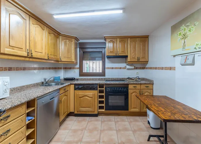 Casa De Abuelos * Ortigosa del Monte